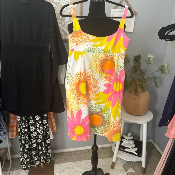 Milly Dresses & Skirts - Milly original New York Floral Print Shift Dress Size 8 if you know you know!